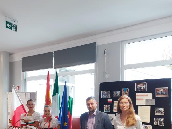 Активно международно сътрудничество в Полша