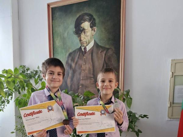 С медали от есенния кръг на „Математика без граници“