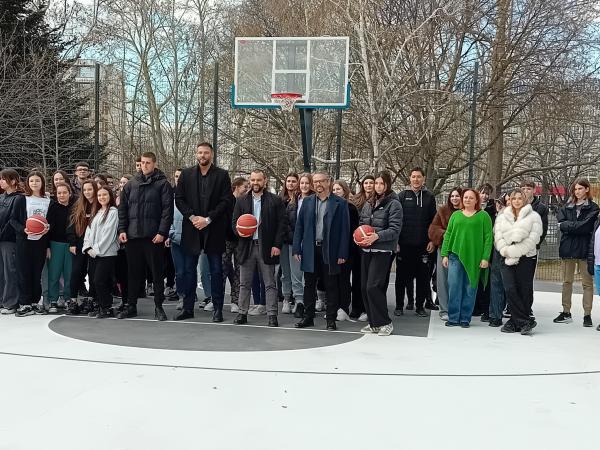 Новото баскетболно игрище официално е открито