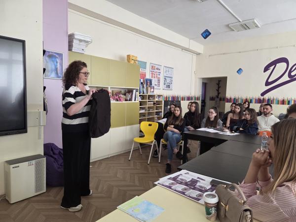Войната през очите на едно дете: Екатерина Кварацхелия с вълнуваща среща  в училището