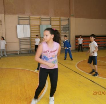 Подвижни и спортно-подготвителни игри