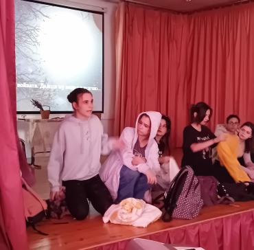 Театрално студио "Летящата класна стая"