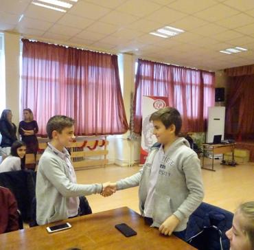 Етикет и поведение  