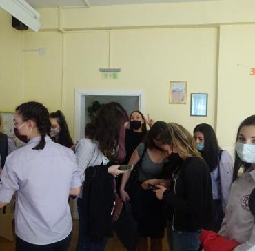 Първа онлайн среща между партньорските училища